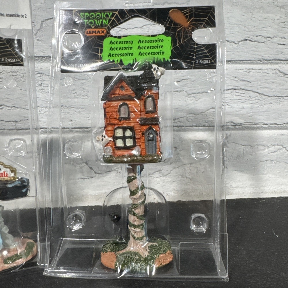 Lemax Spooky Town Halloween Accessory Figures Lot Monster Mailbox 24997 64051 - Picture 3 of 3